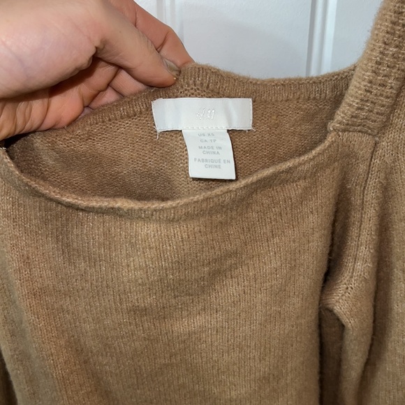 H&M TAN SWEATER - Picture 3 of 4